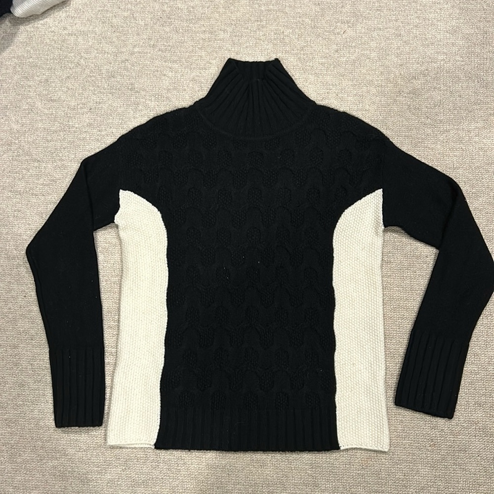 Kinross Cashmere Turtleneck Sweater